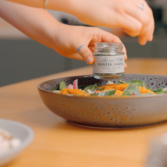 乾燥クンゼアの葉